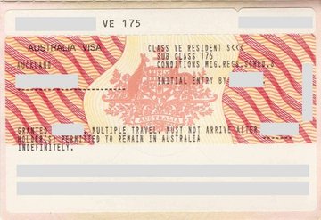 Ко­пия глав­ной стра­ни­цы рос­сий­ско­го пас­пор­та ро­ди­те­ля + ко­пия ви­зы ро­ди­те­ля для несовершеннолетних на визу в Австралию