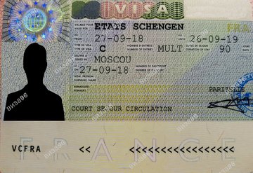 Ко­пия дей­ствительной визы сопровождающего в поездке для несовершеннолетних на визу в Бельгию